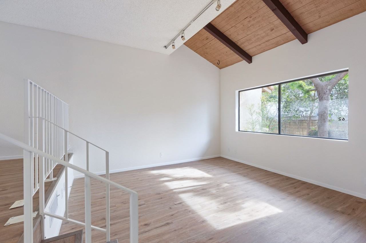 10444 Canoga Ave #62 - Photo 5 of 36