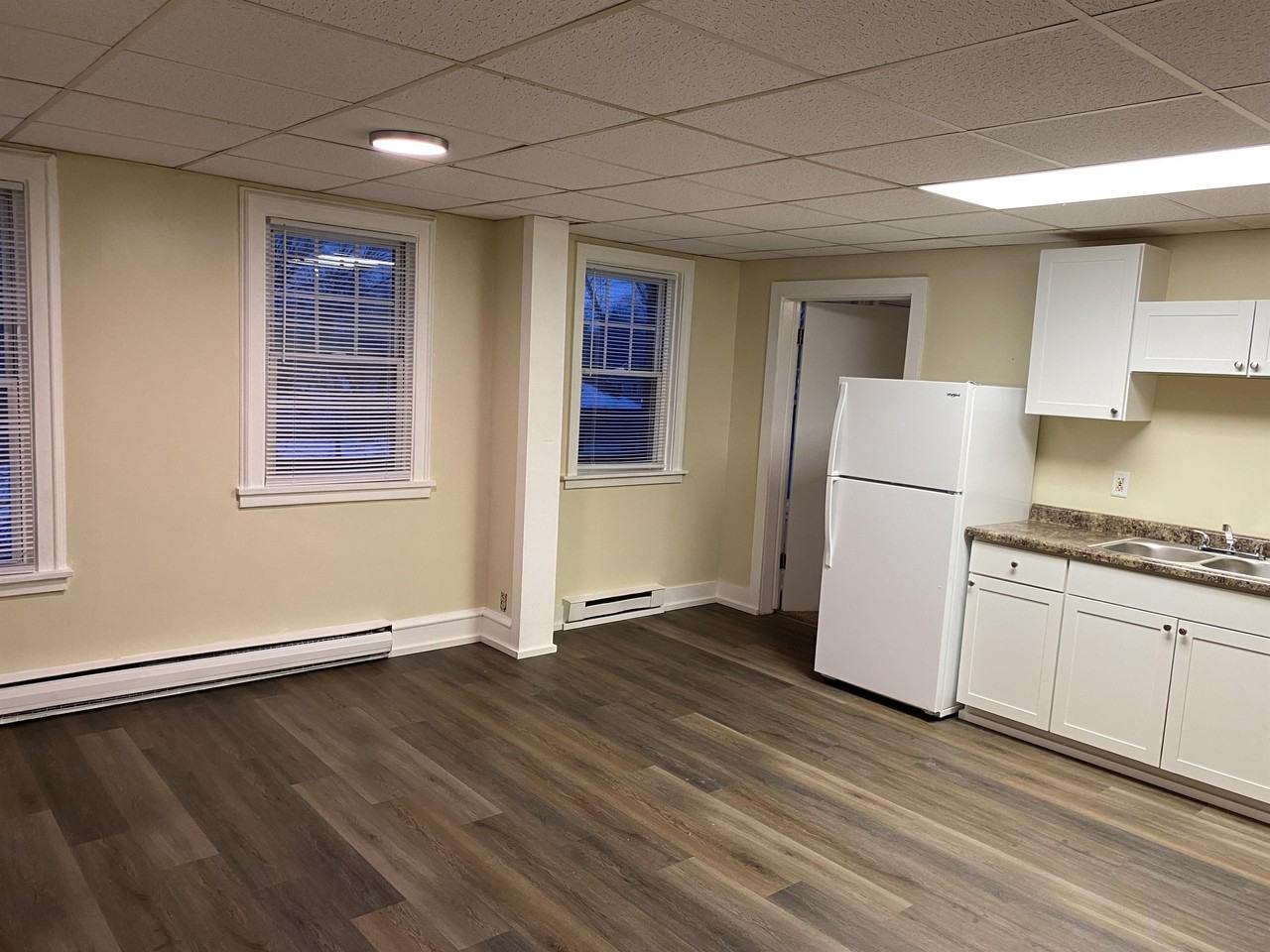 802 East Howard Street - Photo 3 of 16