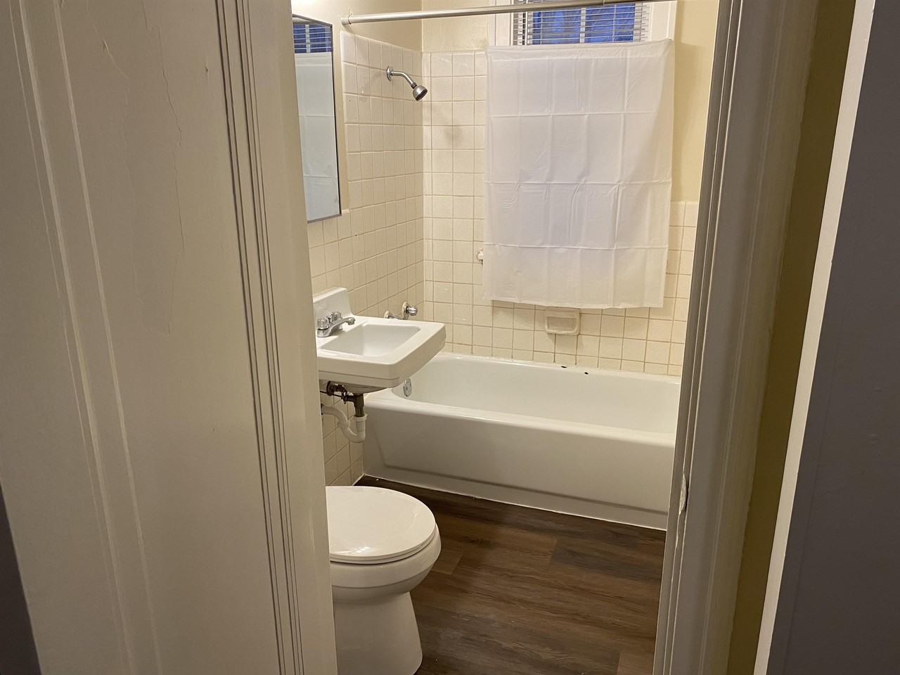 802 East Howard Street - Photo 5 of 16