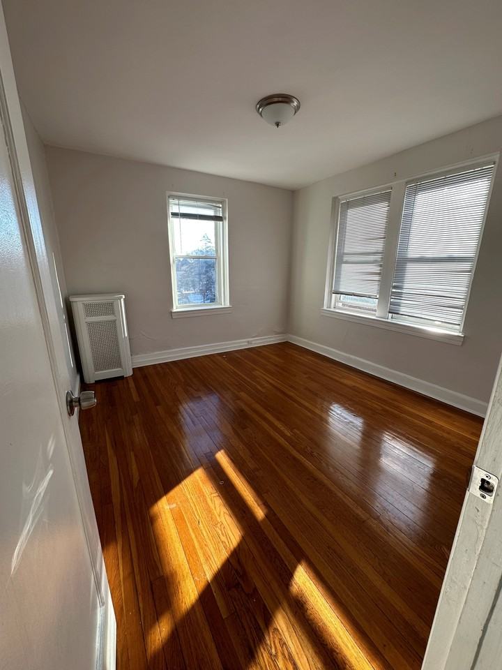 166 Mountain Ave - Photo 2 of 6