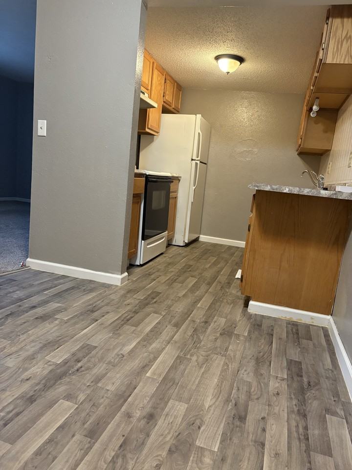 1113 Grooms - Photo 2 of 6