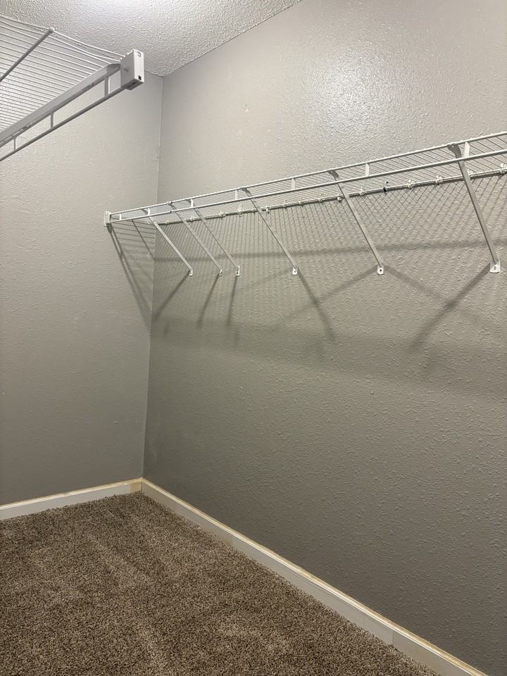 1113 Grooms - Photo 4 of 6