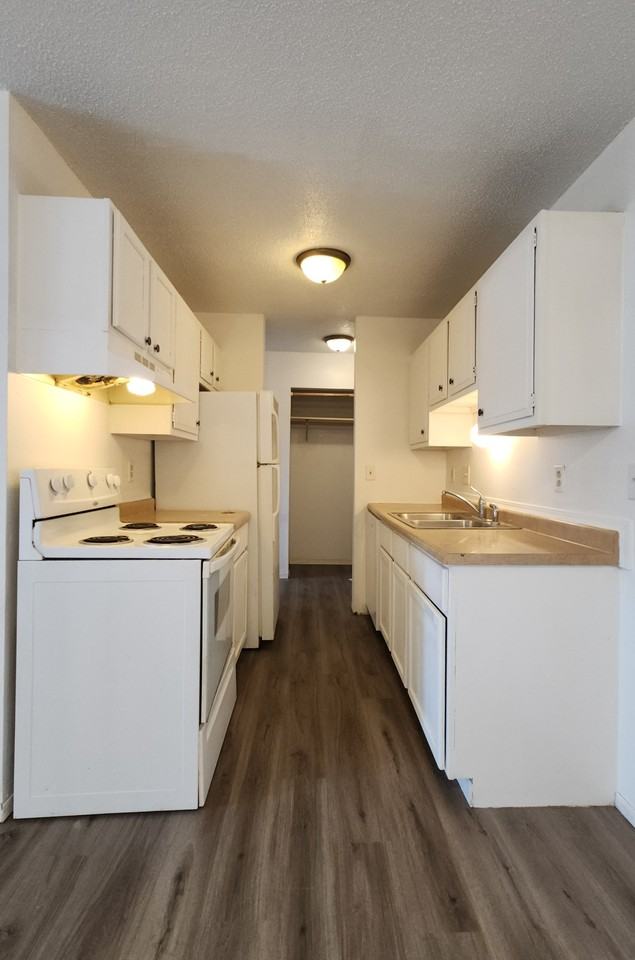 2414 3rd Avenue North - Photo 4 of 17