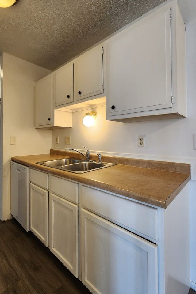 2414 3rd Avenue North - Photo 6 of 17