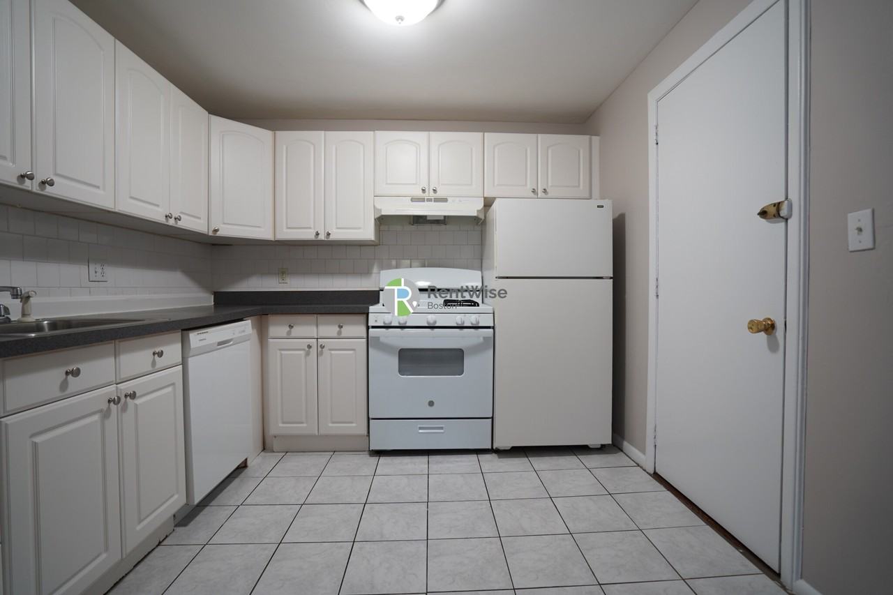 39 Shepard St #7 - Photo 4 of 15