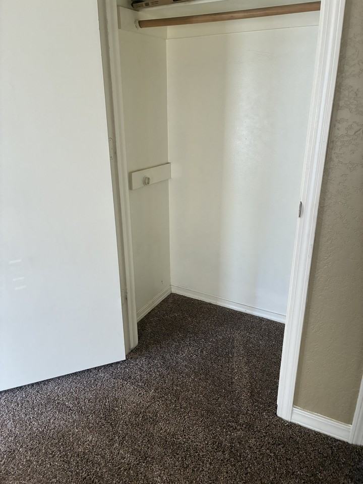 Elmwood Apartments - Photo 4 of 11