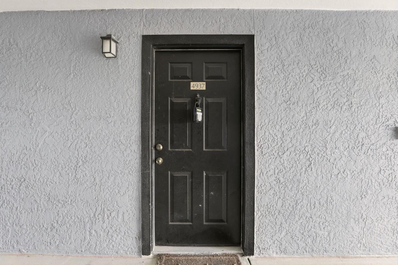 5526 Pga Boulevard unit 4937 - Photo 2 of 20