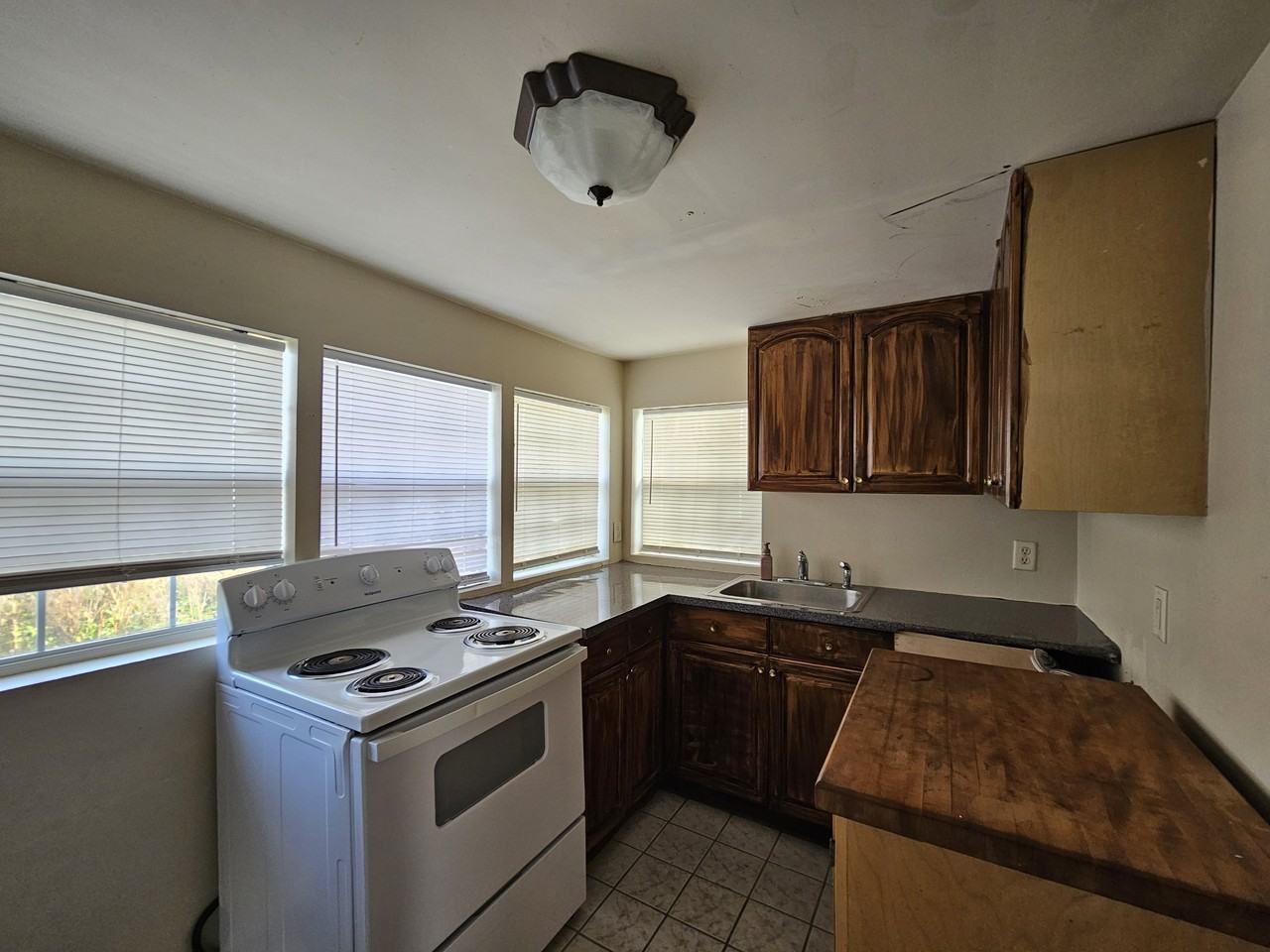 1814A Arthur Avenue - Photo 3 of 10