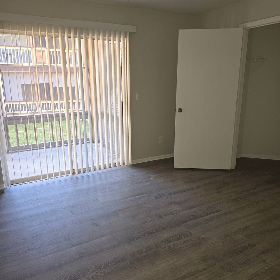 490 N Pin Oak Pl - Photo 7 of 13