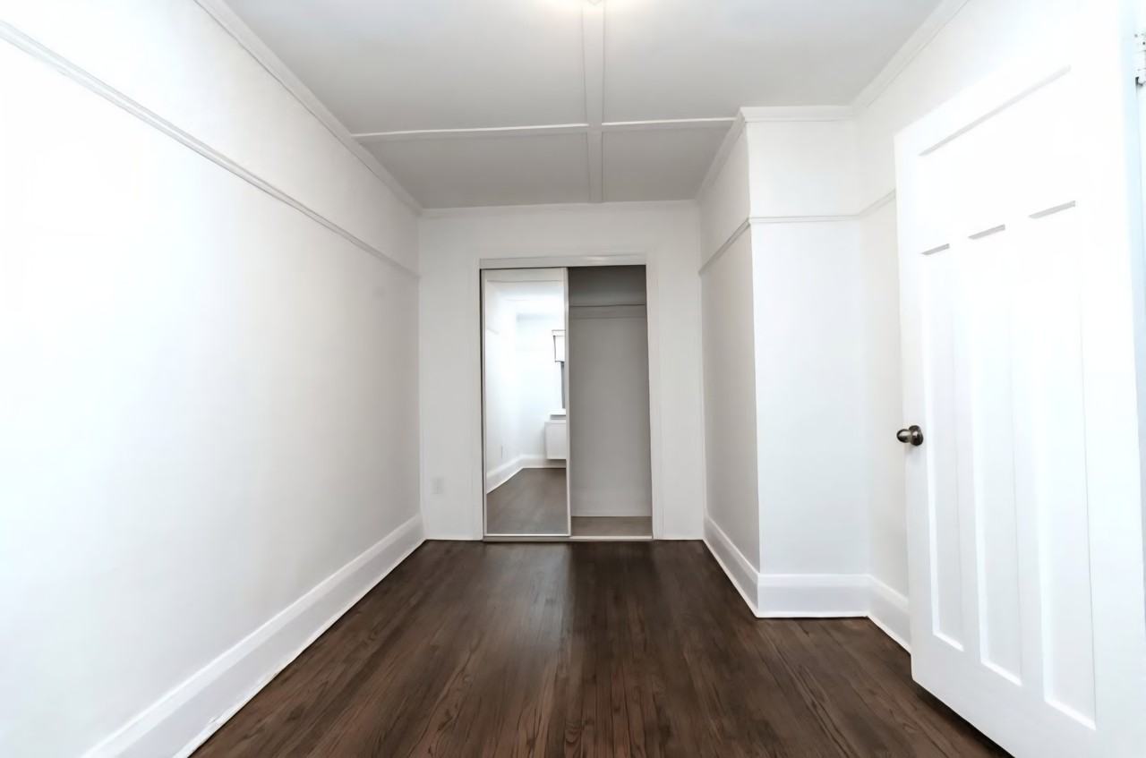 100 Vaughan Road #11 - Photo 6 of 14