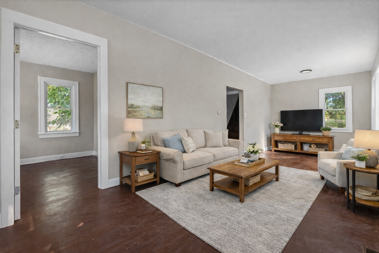 883 Palmetto Ave - Photo 3 of 16