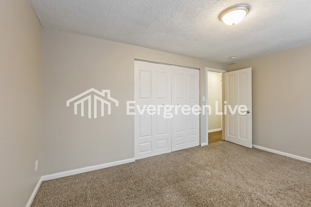 1401 Wolf Cir - Photo 7 of 15