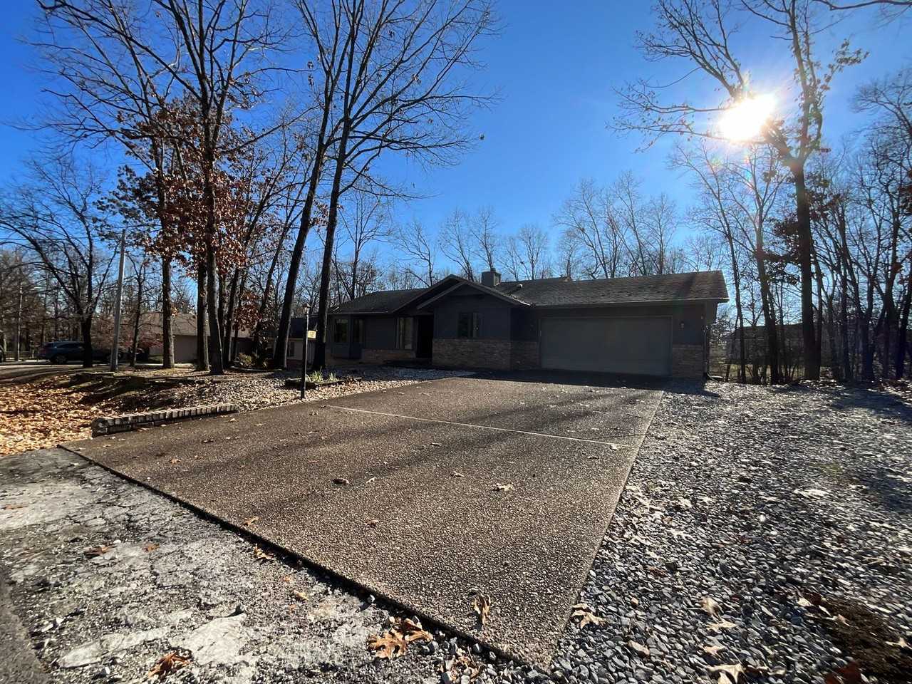 12 Sunderland Dr - Photo 2 of 16