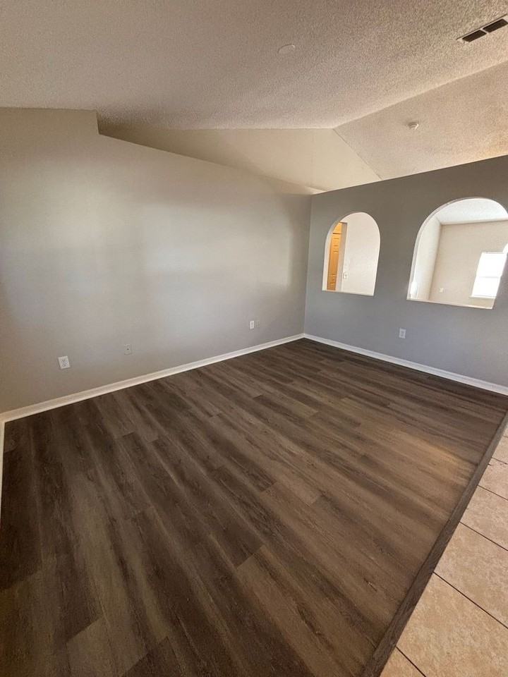 1613 Sail Dr - Photo 5 of 24