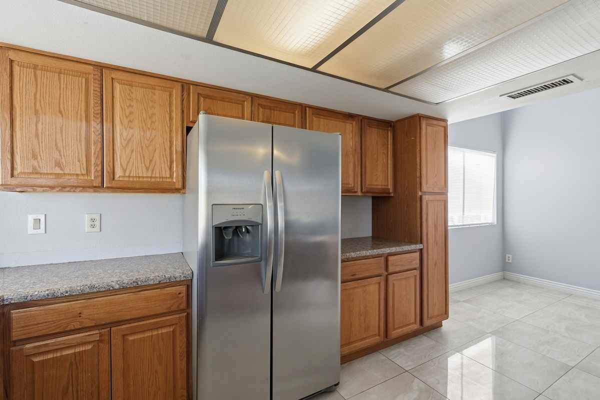 17853 N 43rd Dr - Photo 7 of 31