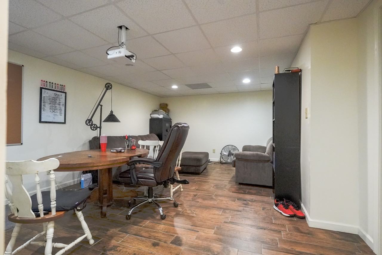 5958 Hiawatha Rd - Photo 5 of 13