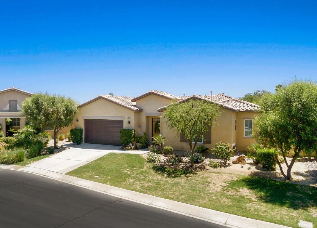 80215 Queensboro Dr - Photo 3 of 38