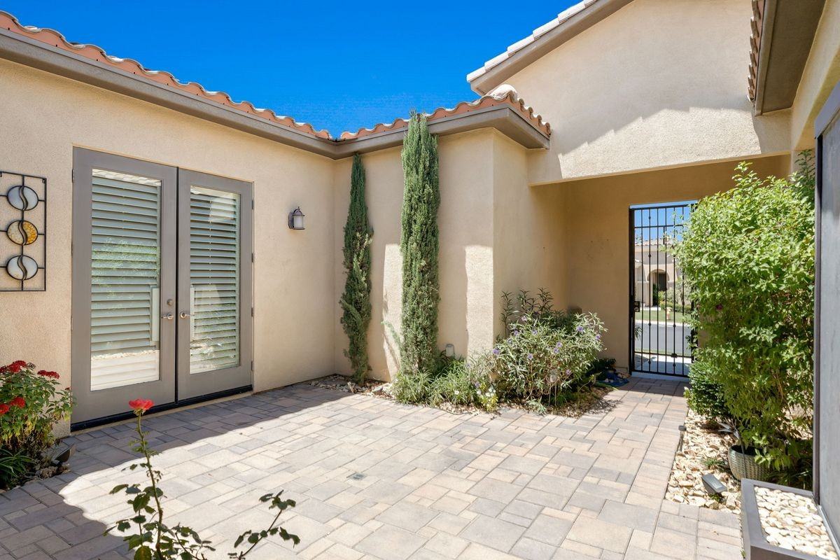 80215 Queensboro Dr - Photo 7 of 38