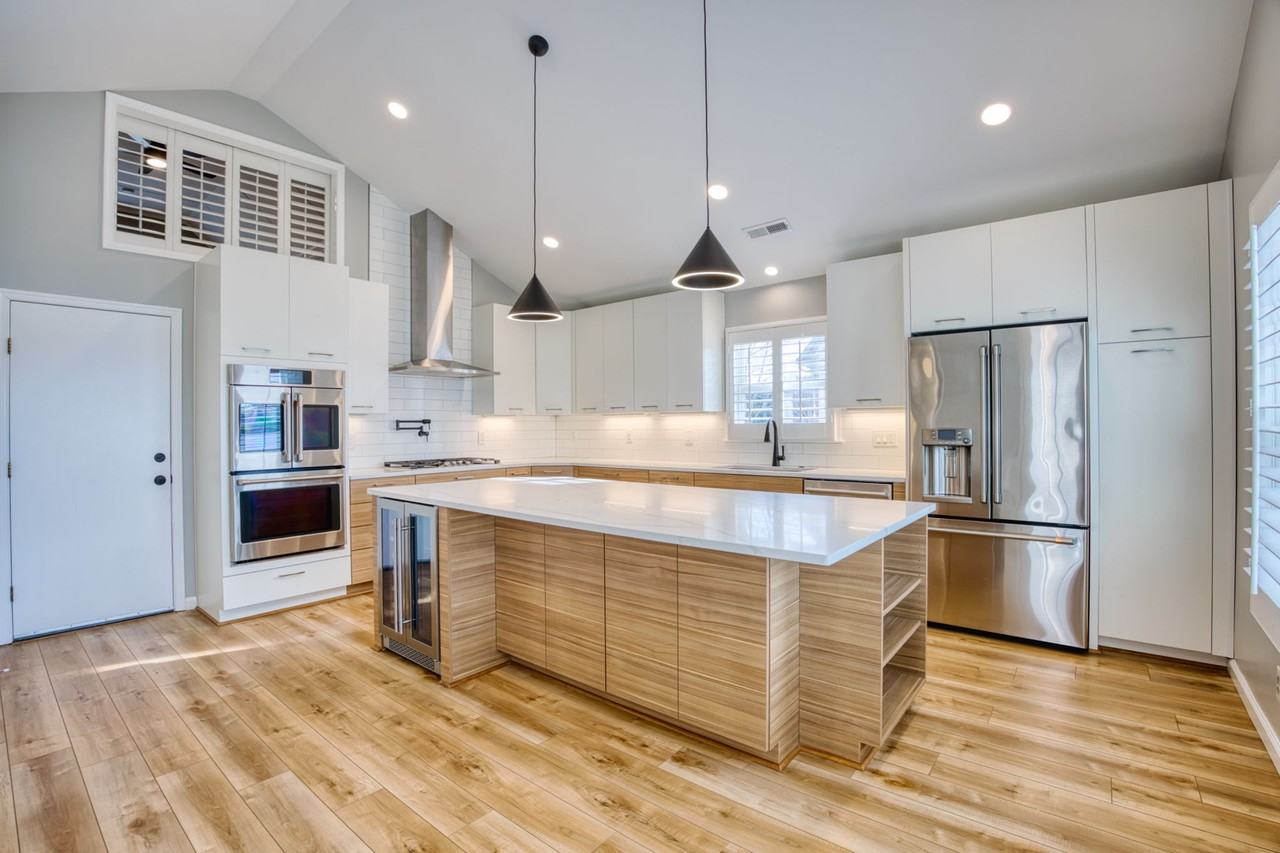 1307 Plantation Lakes Cir - Photo 2 of 50