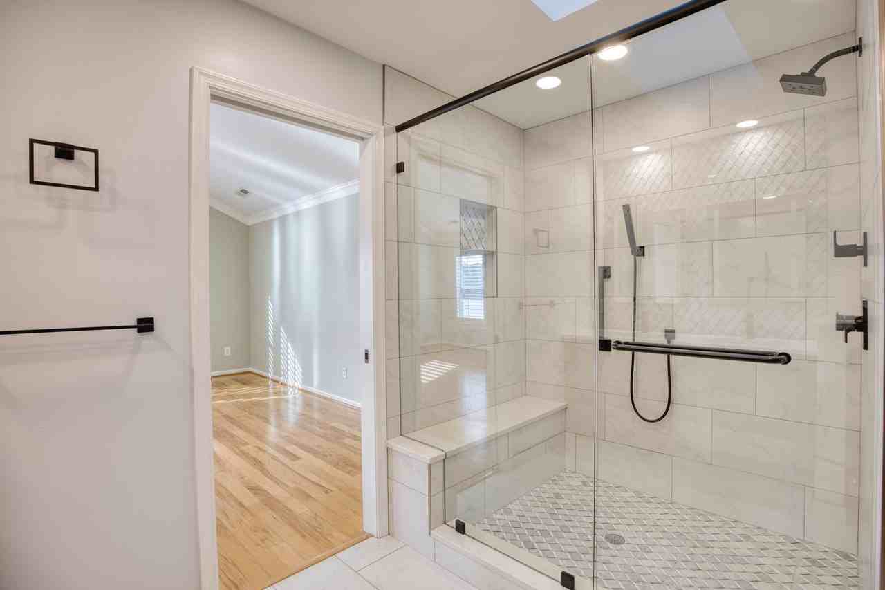 1307 Plantation Lakes Cir - Photo 6 of 50