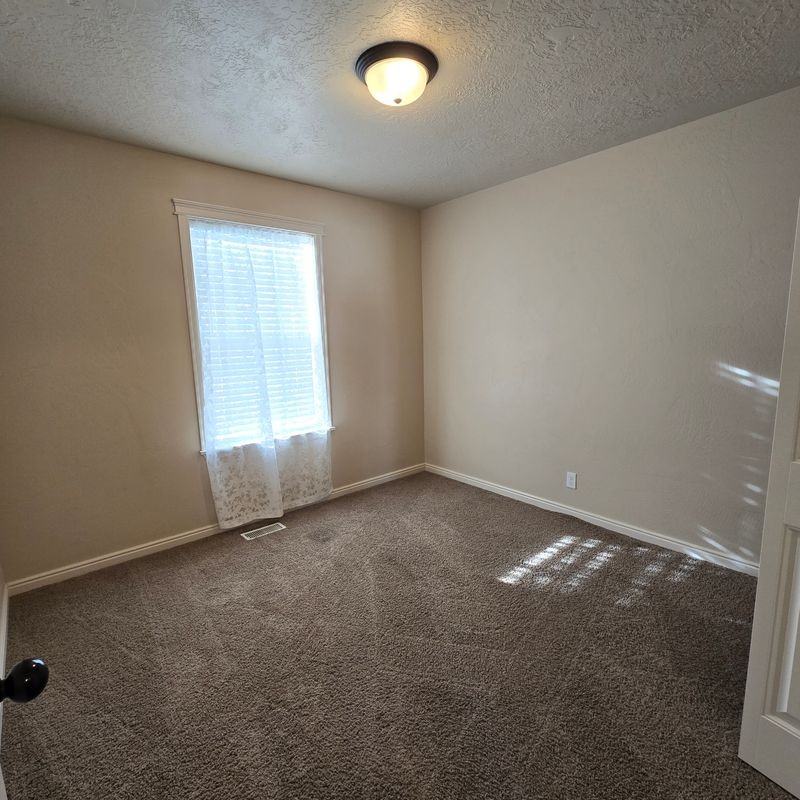 2595 Driftwood Pl - Photo 7 of 12