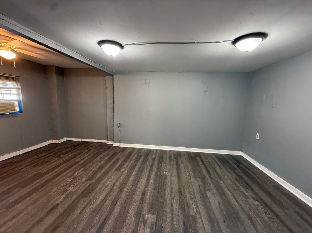 1941 Painters St - Photo 2 of 15