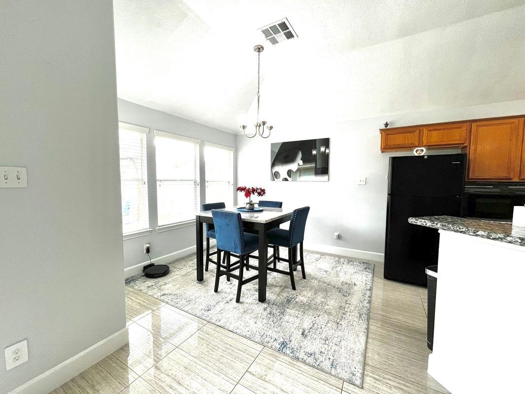 10807 Summer Meadows Ct - Photo 6 of 20