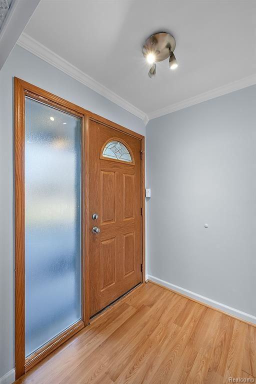 4058 Colonial Blvd - Photo 4 of 50