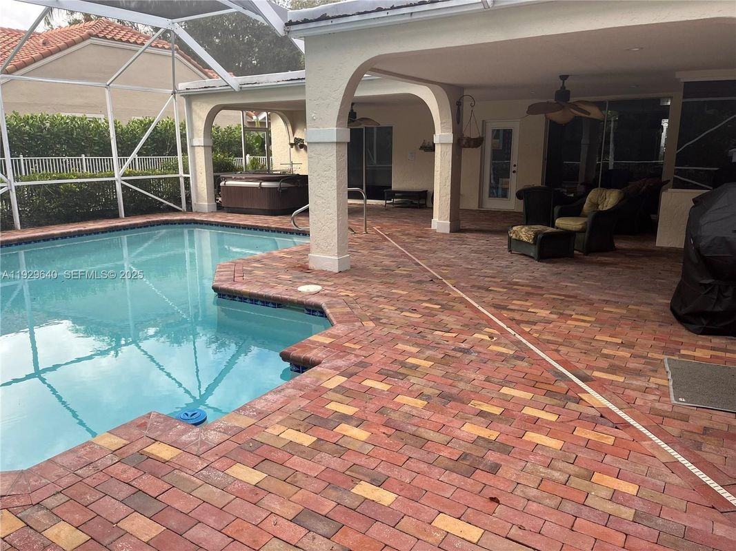 123 Victorian Ln - Photo 7 of 12