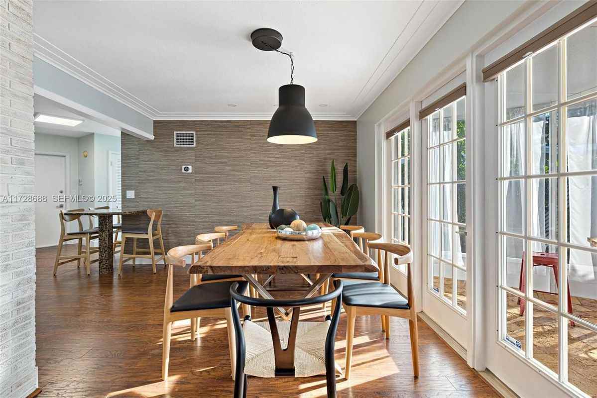 2719 Se 11th St - Photo 7 of 42