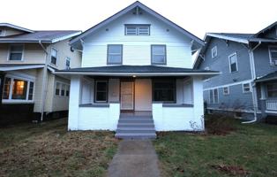 featured image of 904 E Clinton St