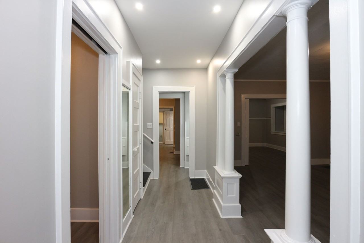 904 E Clinton St - Photo 3 of 22