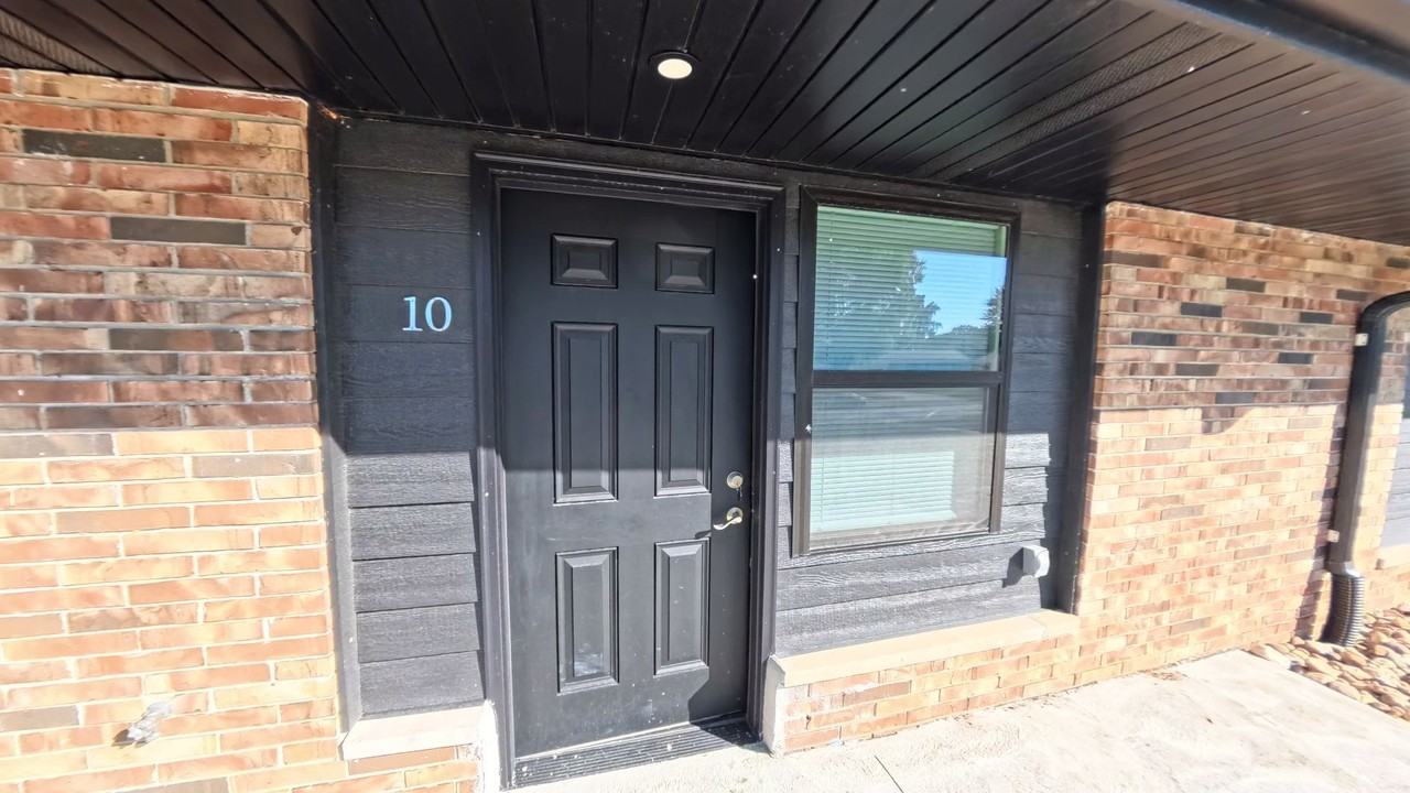 Cedar Ridge Apartments - Photo 2 of 16