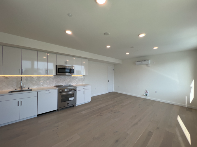 345 8th Street - Photo 3 of 34