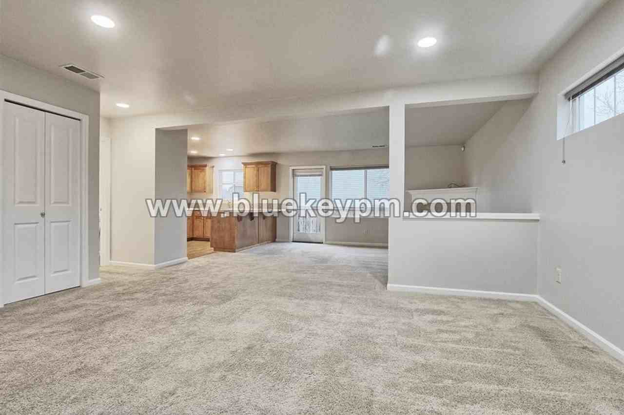 1905 Ne 77th Pl - Photo 3 of 15