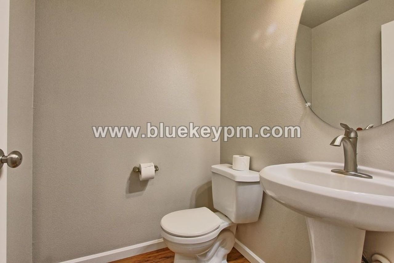 1905 Ne 77th Pl - Photo 6 of 15