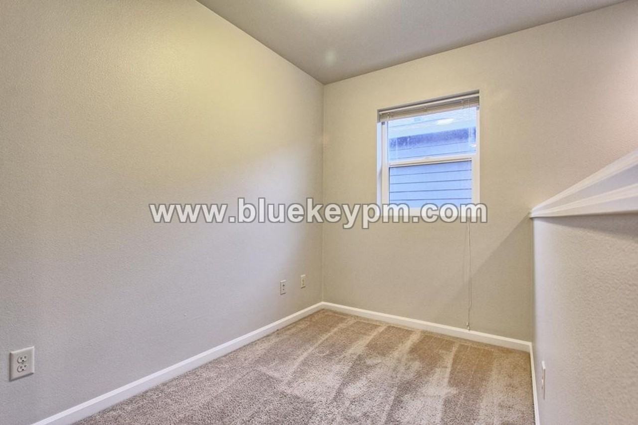 1905 Ne 77th Pl - Photo 7 of 15