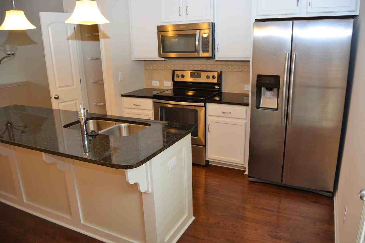 5212 Prosperity Church Rd - Photo 6 of 11