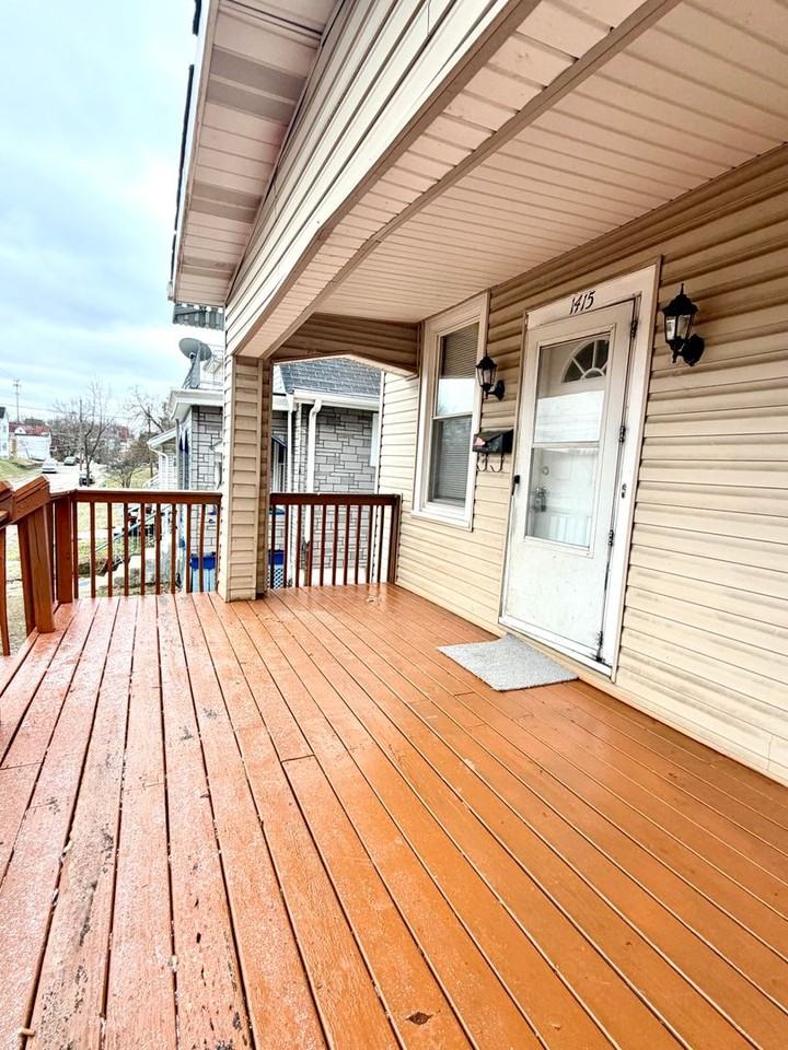 1415 Beech Ave - Photo 2 of 10