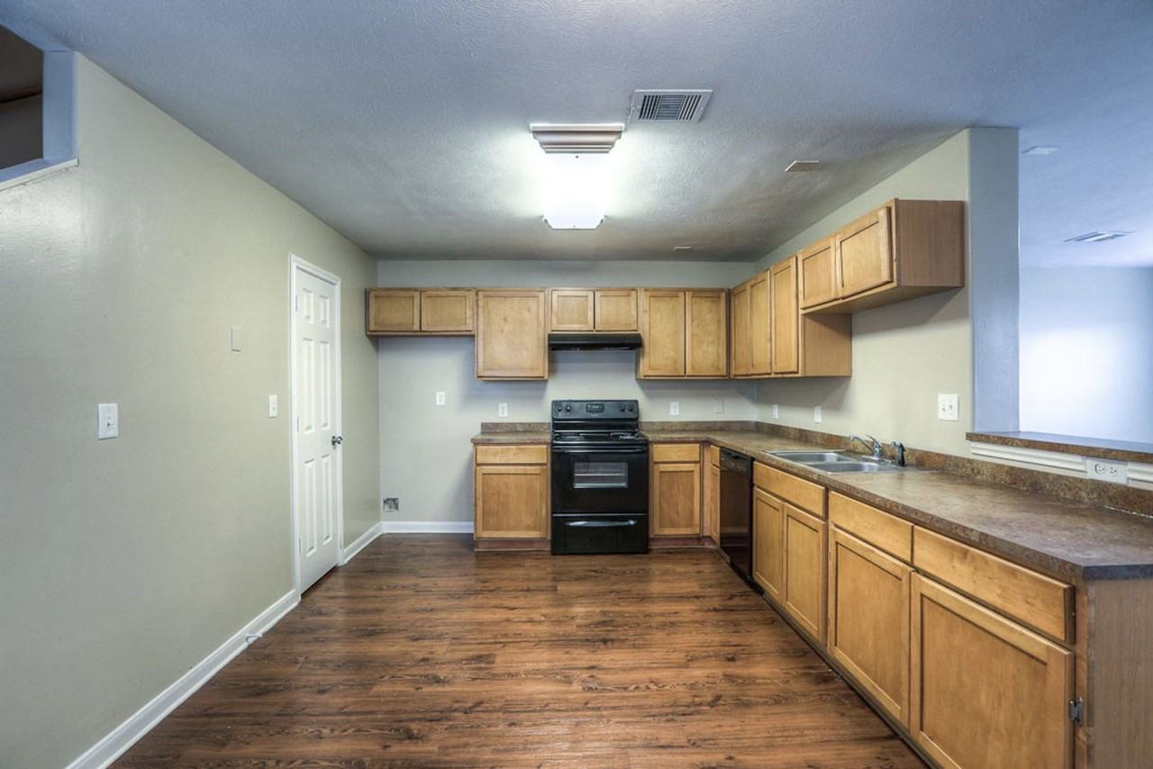 10610 Pine Landing Dr - Photo 6 of 22