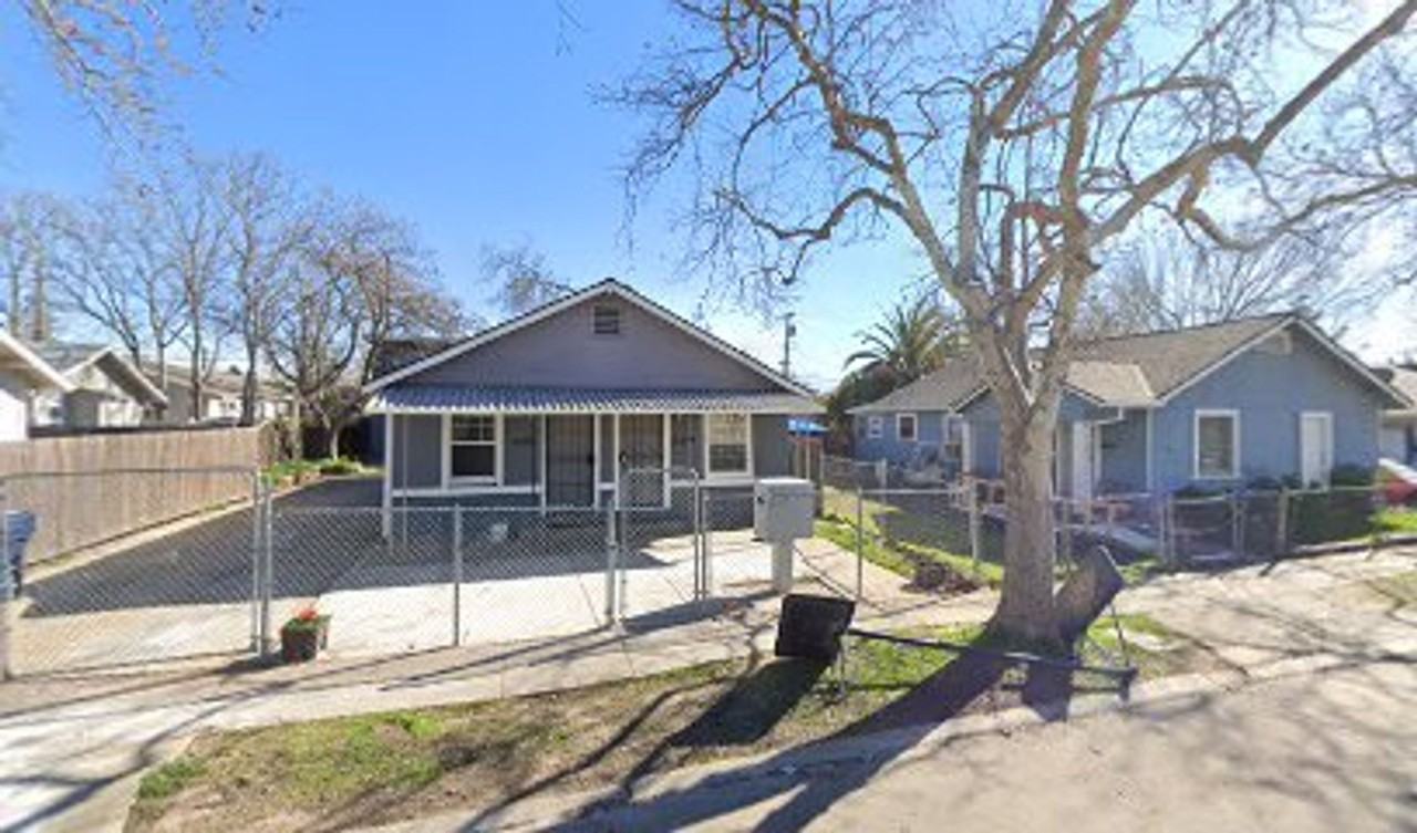 2398 Oakmont St - Photo 2 of 5