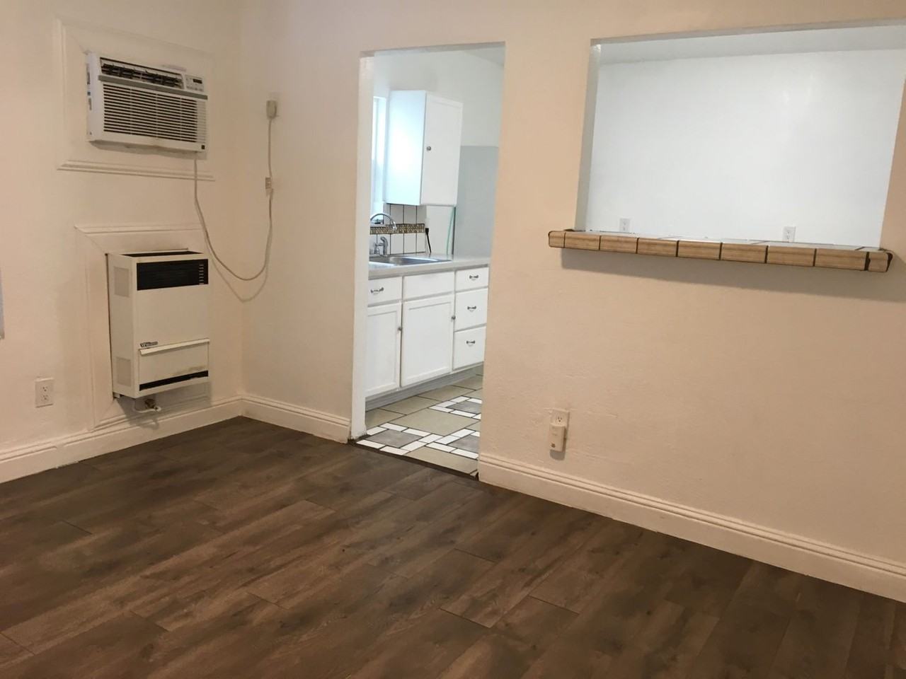 2398 Oakmont St - Photo 3 of 5