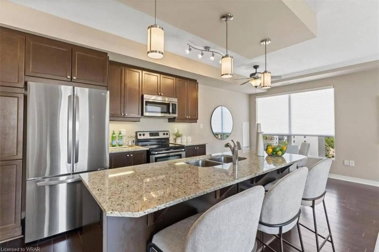 539 Belmont Ave W - Photo 4 of 17