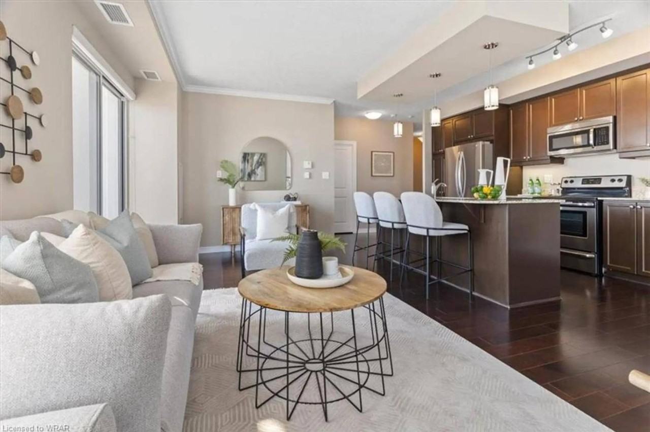 539 Belmont Ave W - Photo 7 of 17