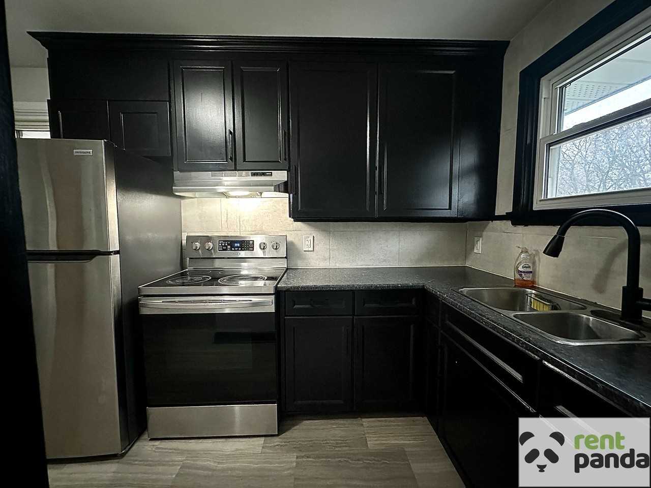 316 Baldwin St - Photo 4 of 30