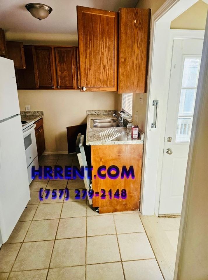 59 Salem St - Photo 4 of 13