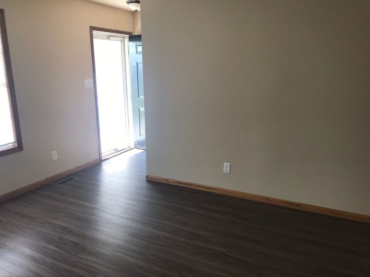 2316 Heizer St - Photo 3 of 23