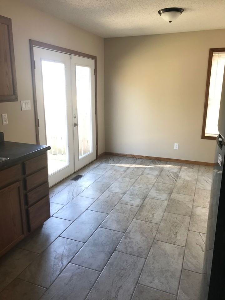 2316 Heizer St - Photo 6 of 23