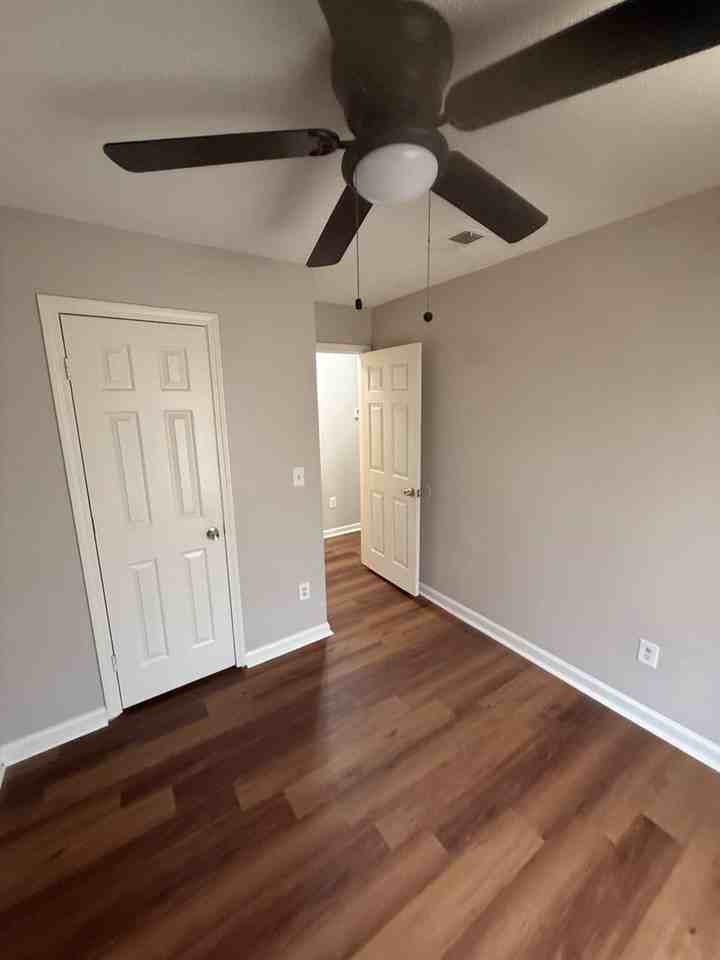 5024 Shubert Cv - Photo 6 of 9