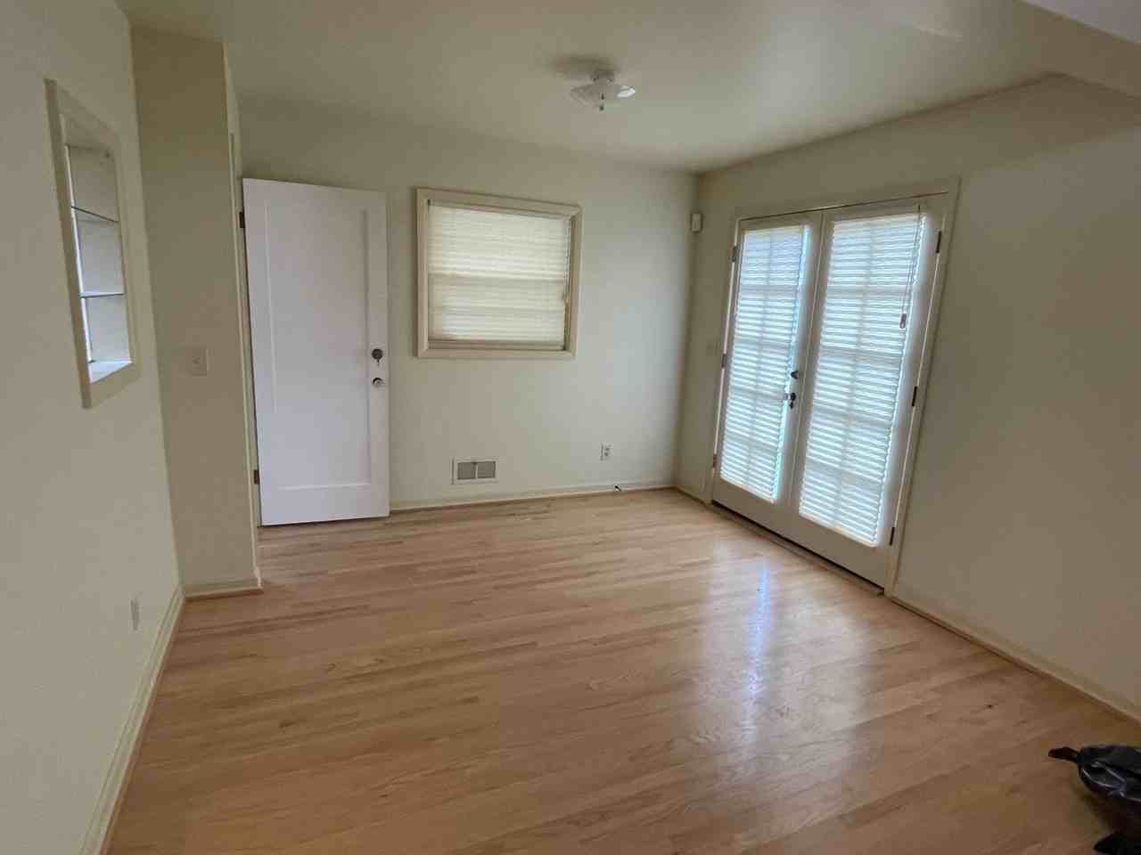 5012 N Yale St - Photo 3 of 18